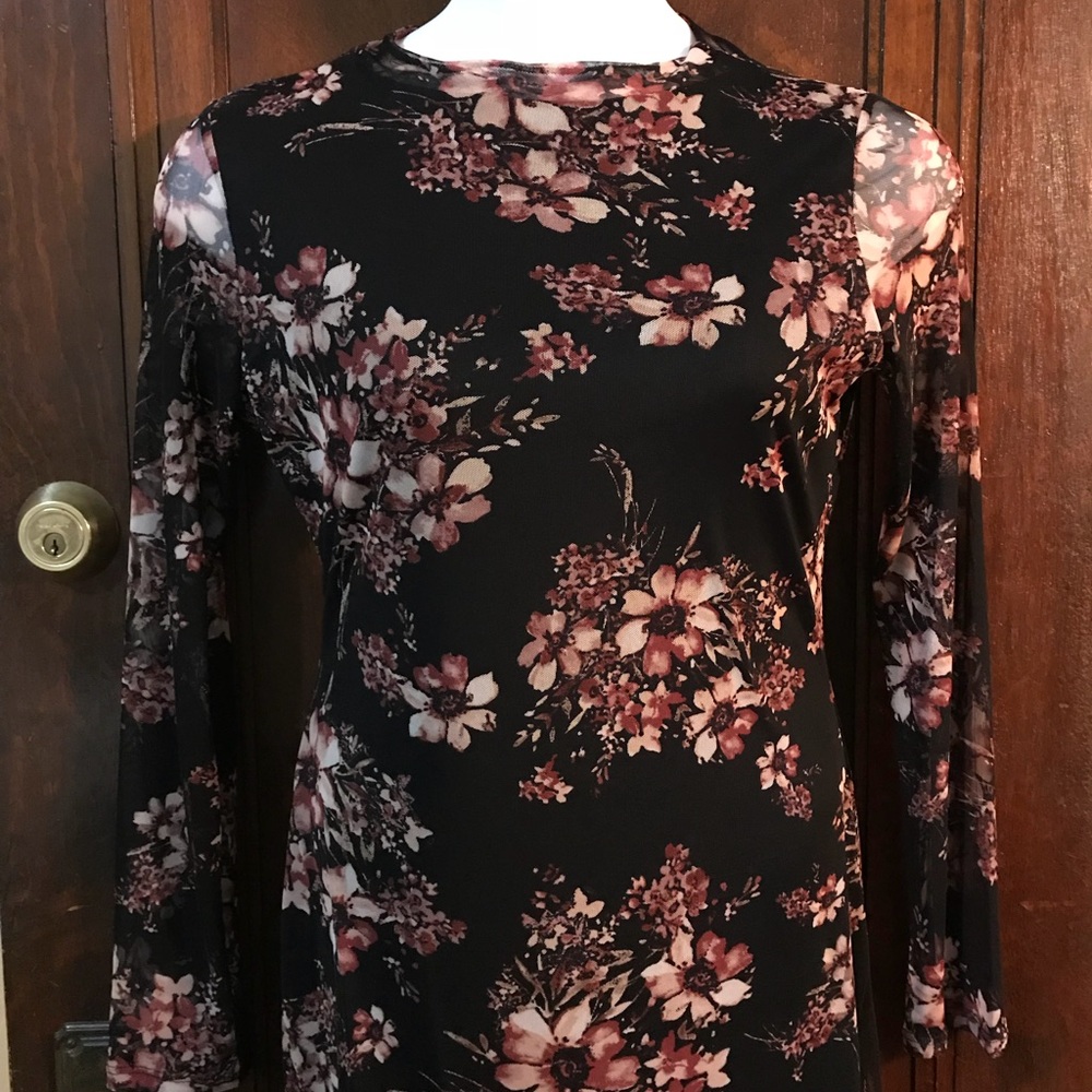 COPY - Sheer sleeve floral dress